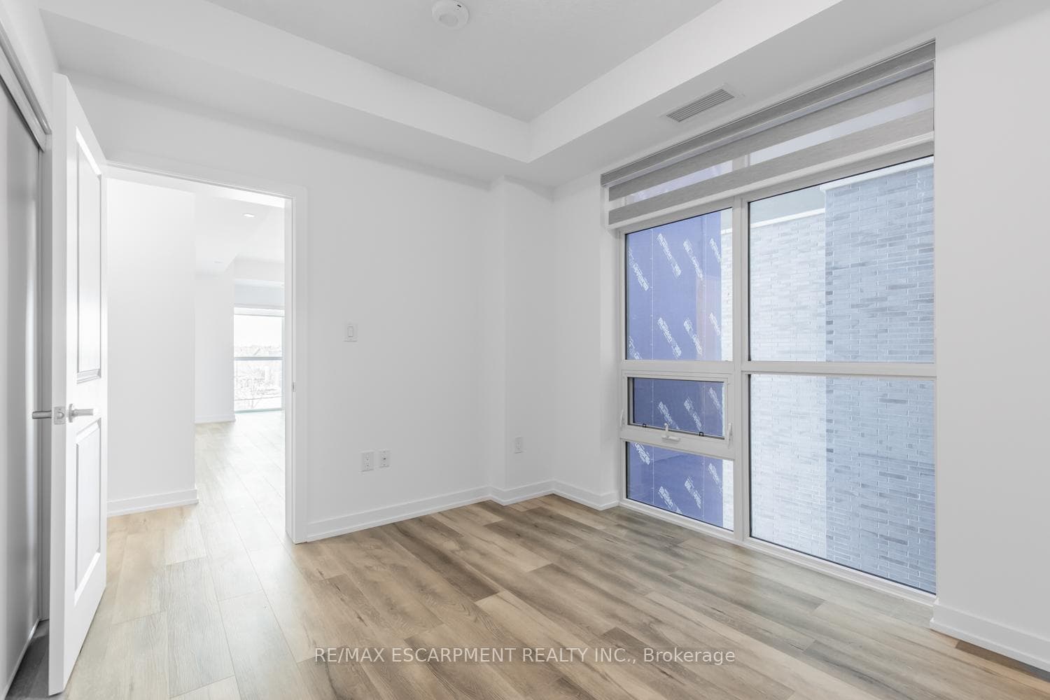 470 Dundas Street Unit 306 photo 13