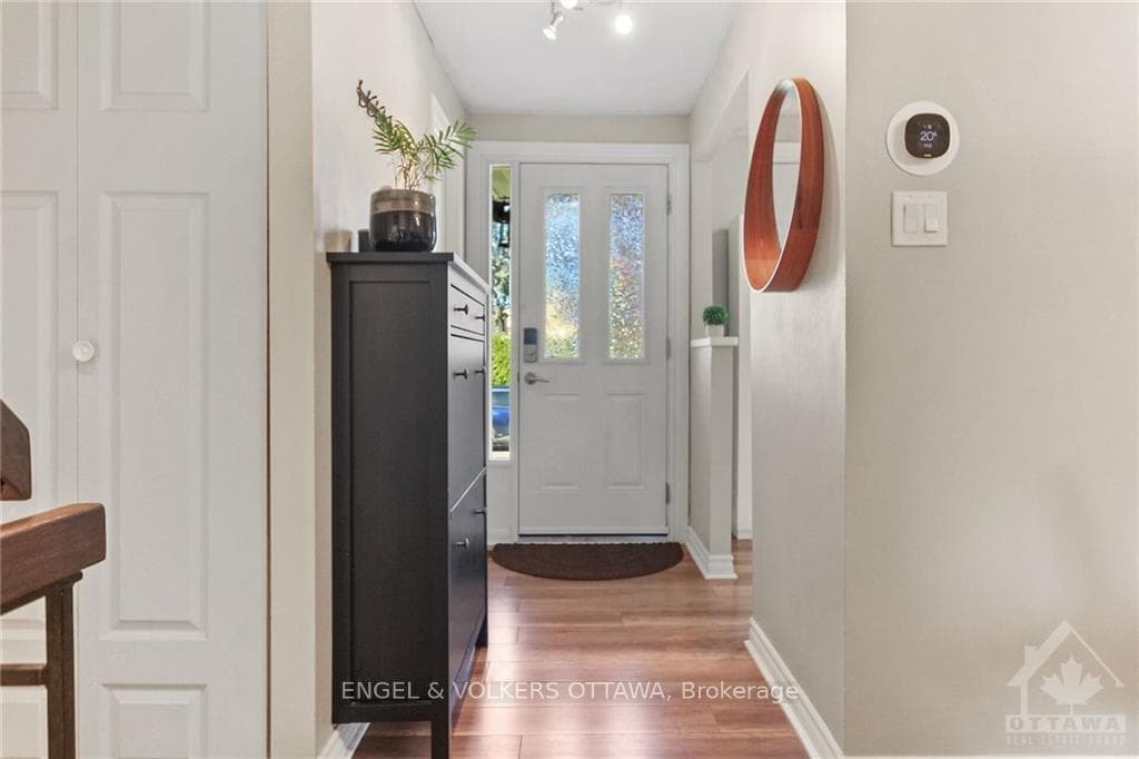 63 MALVERN Drive photo 3