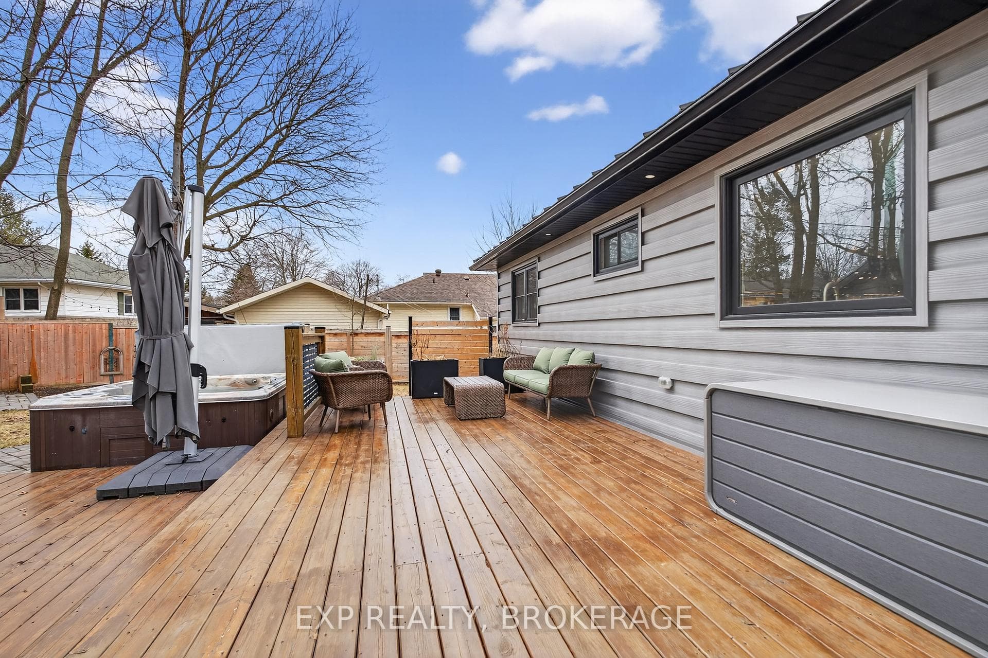 9 STORMONT Avenue photo 31