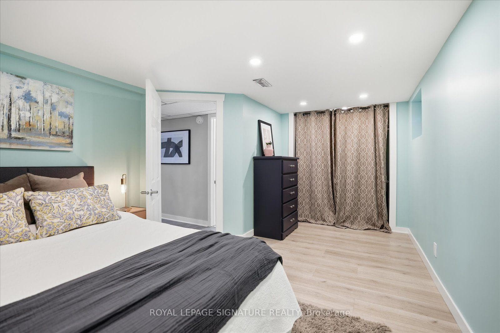 24 Latham Avenue photo 33