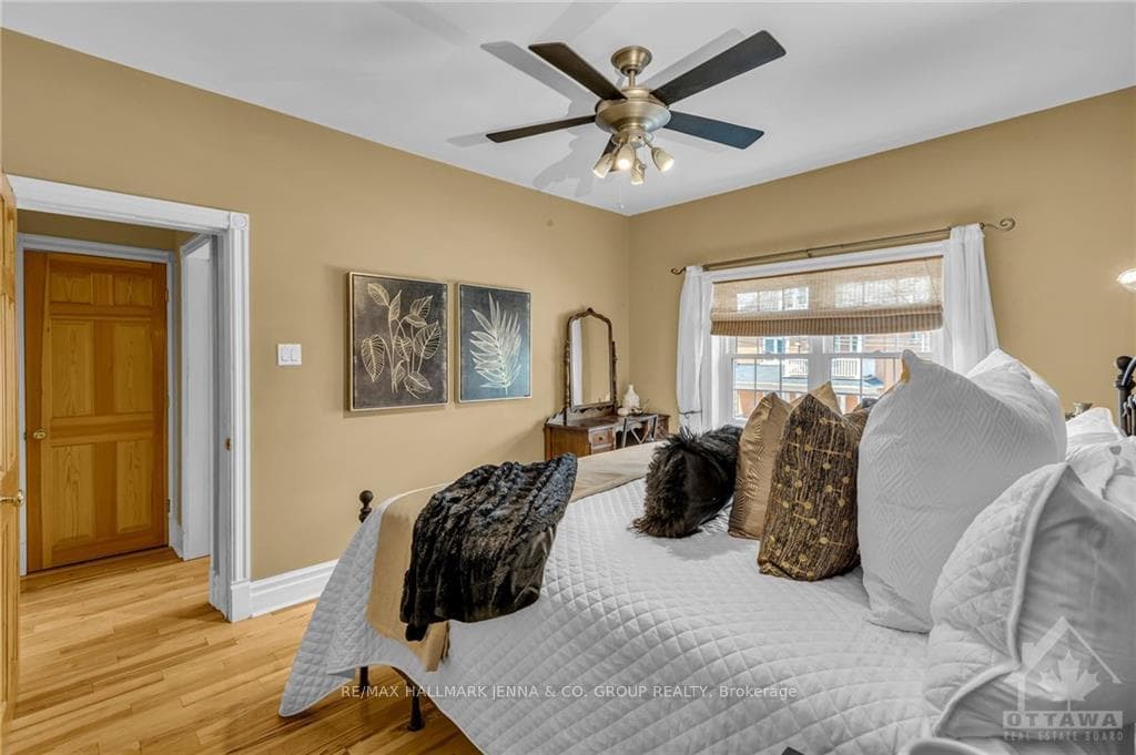 446 MCLEOD Street photo 17