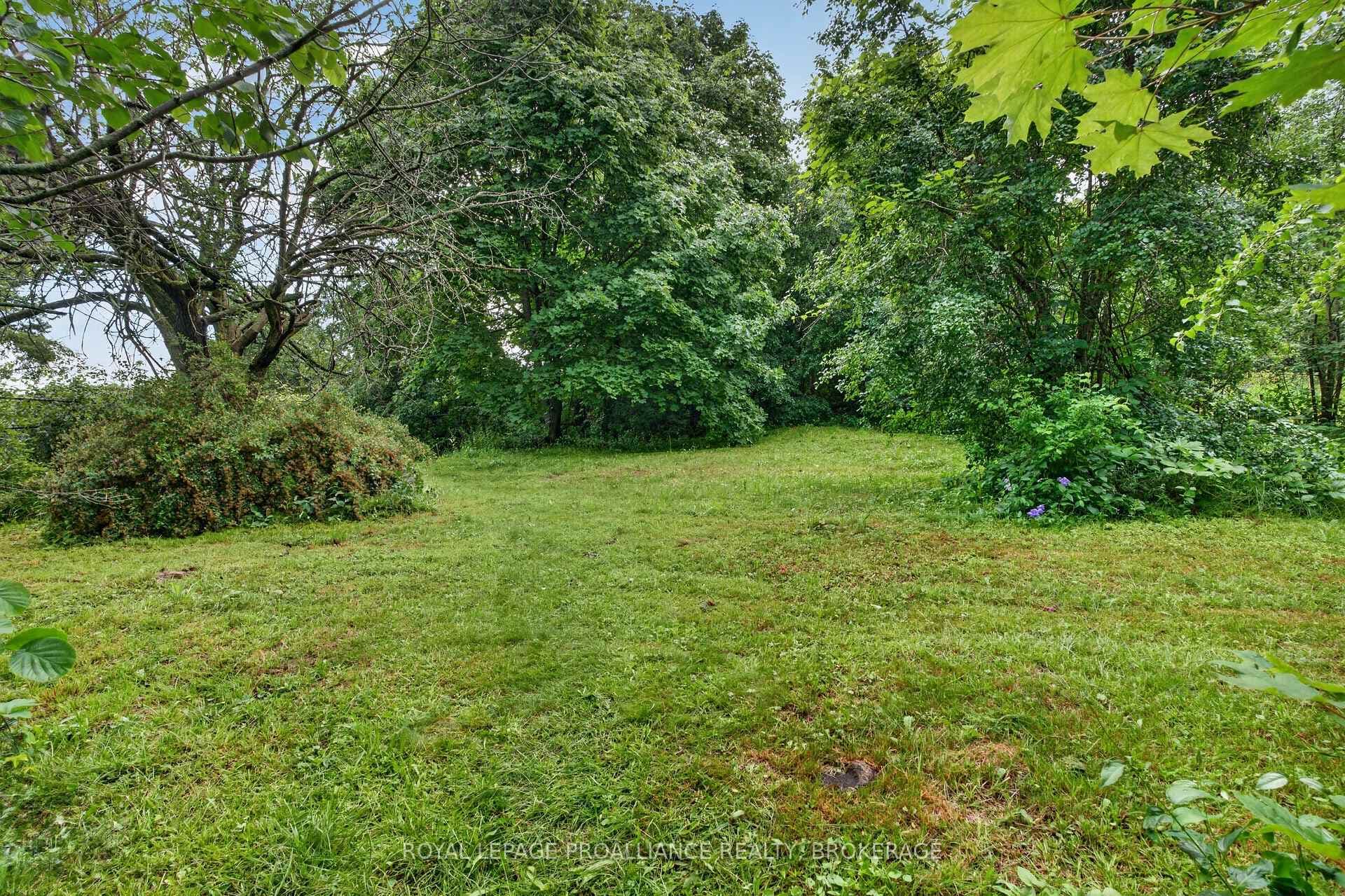 251 Yonge Street photo 27