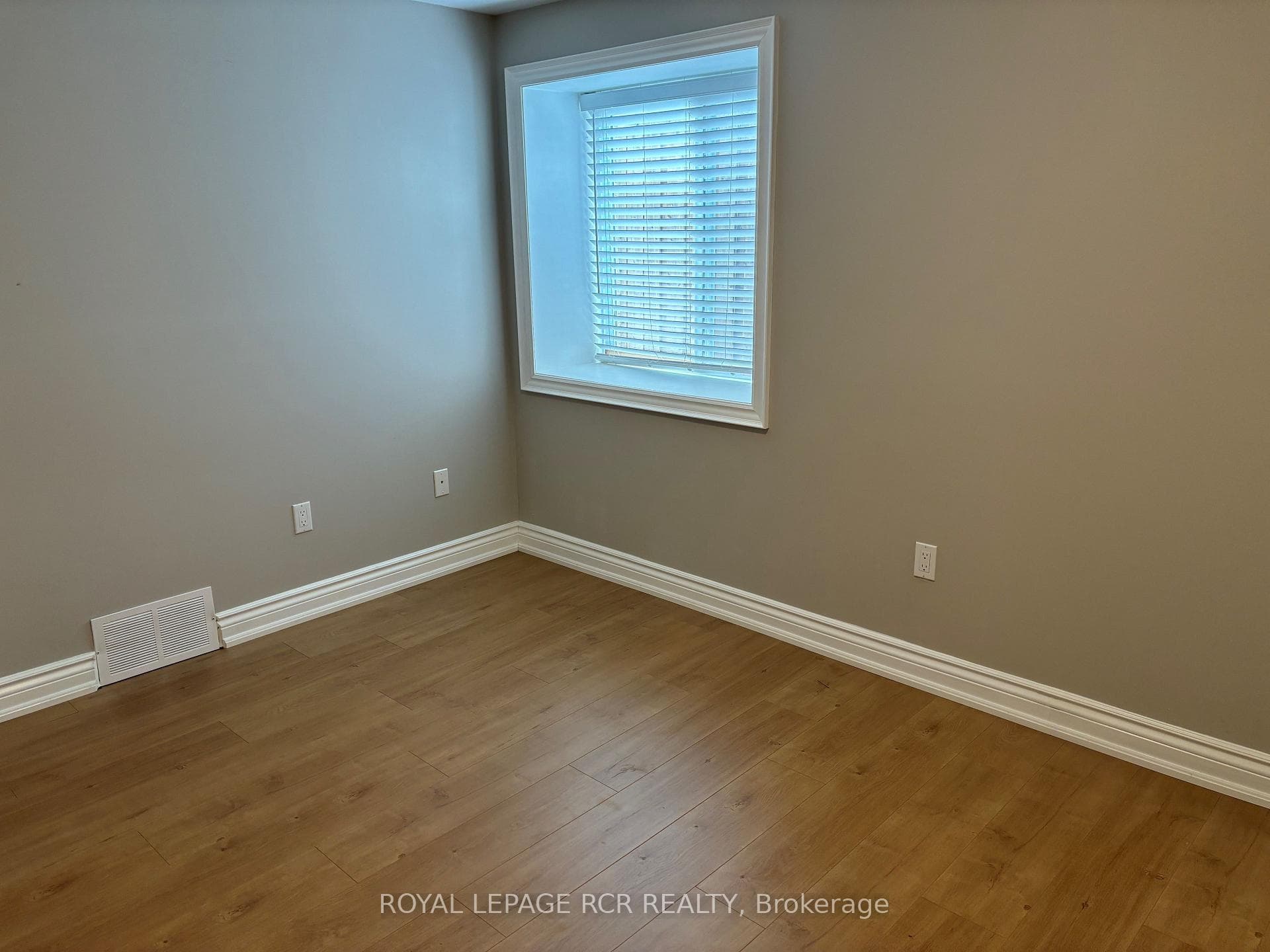 35 Sandringham Circle photo 11
