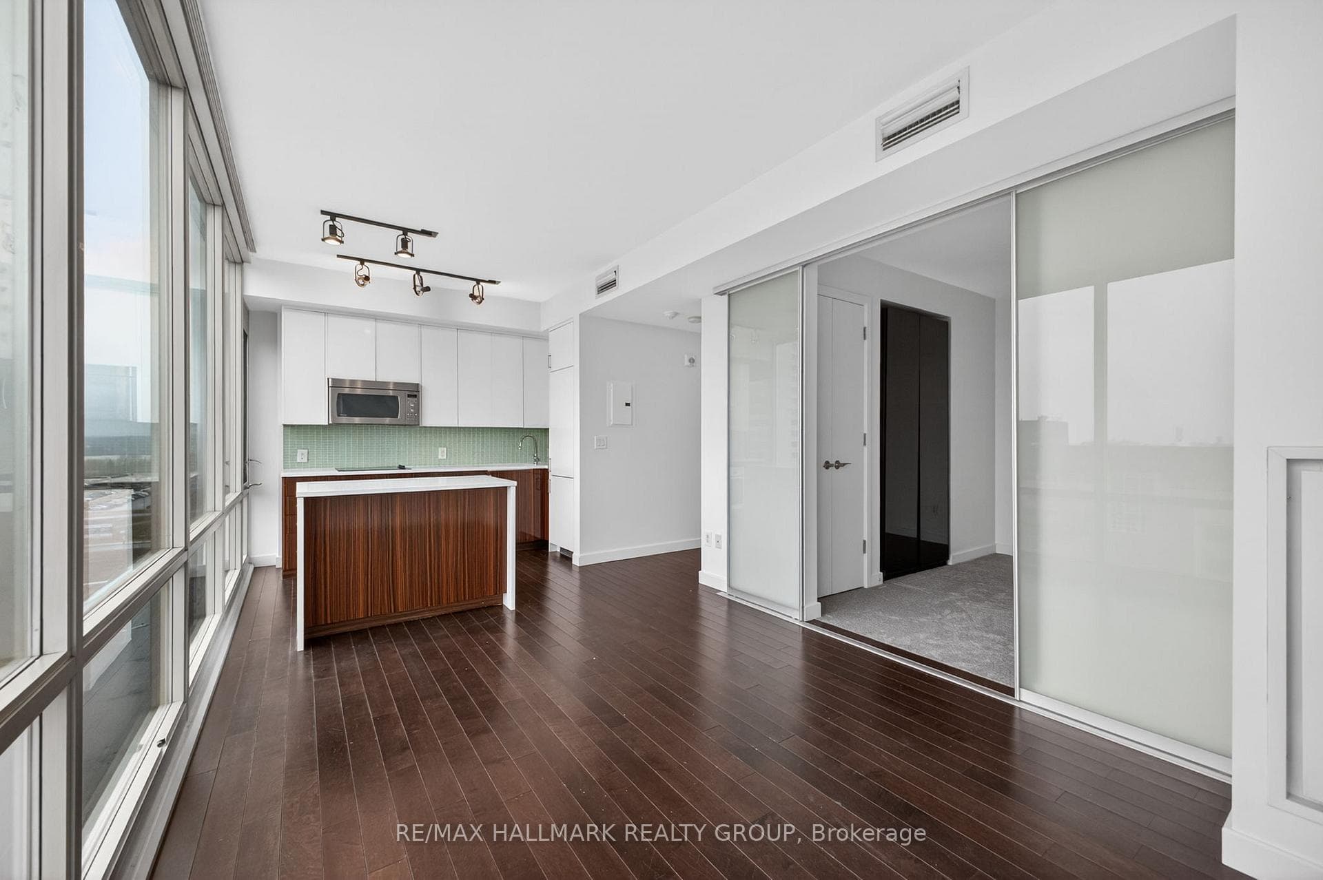 201 Parkdale Avenue Unit 705 photo 6