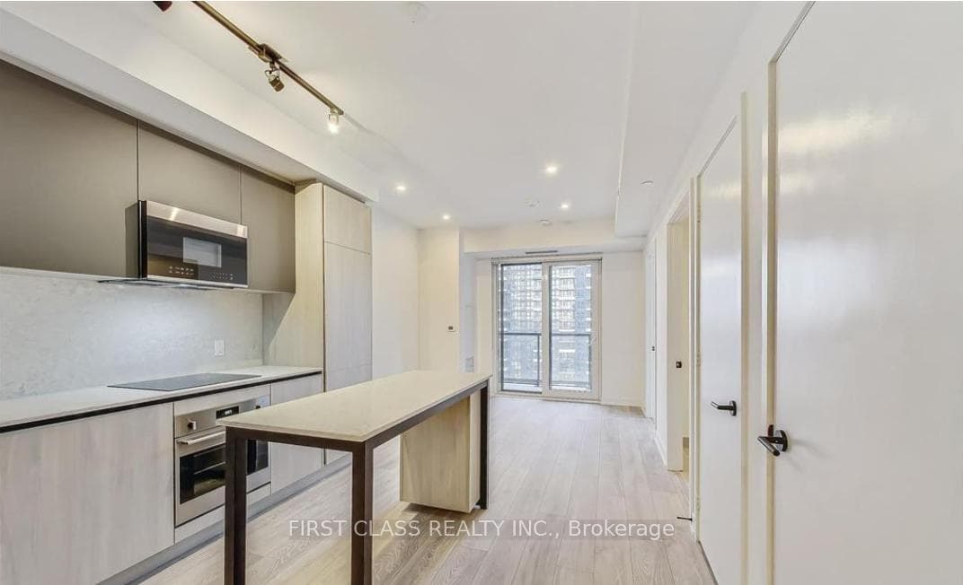 108 Peter Street Unit 3005 photo 2