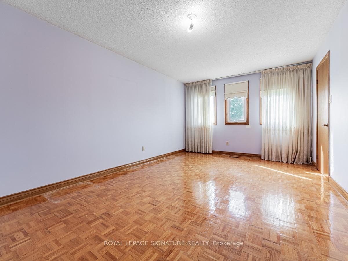 84 Jade Crescent photo 25