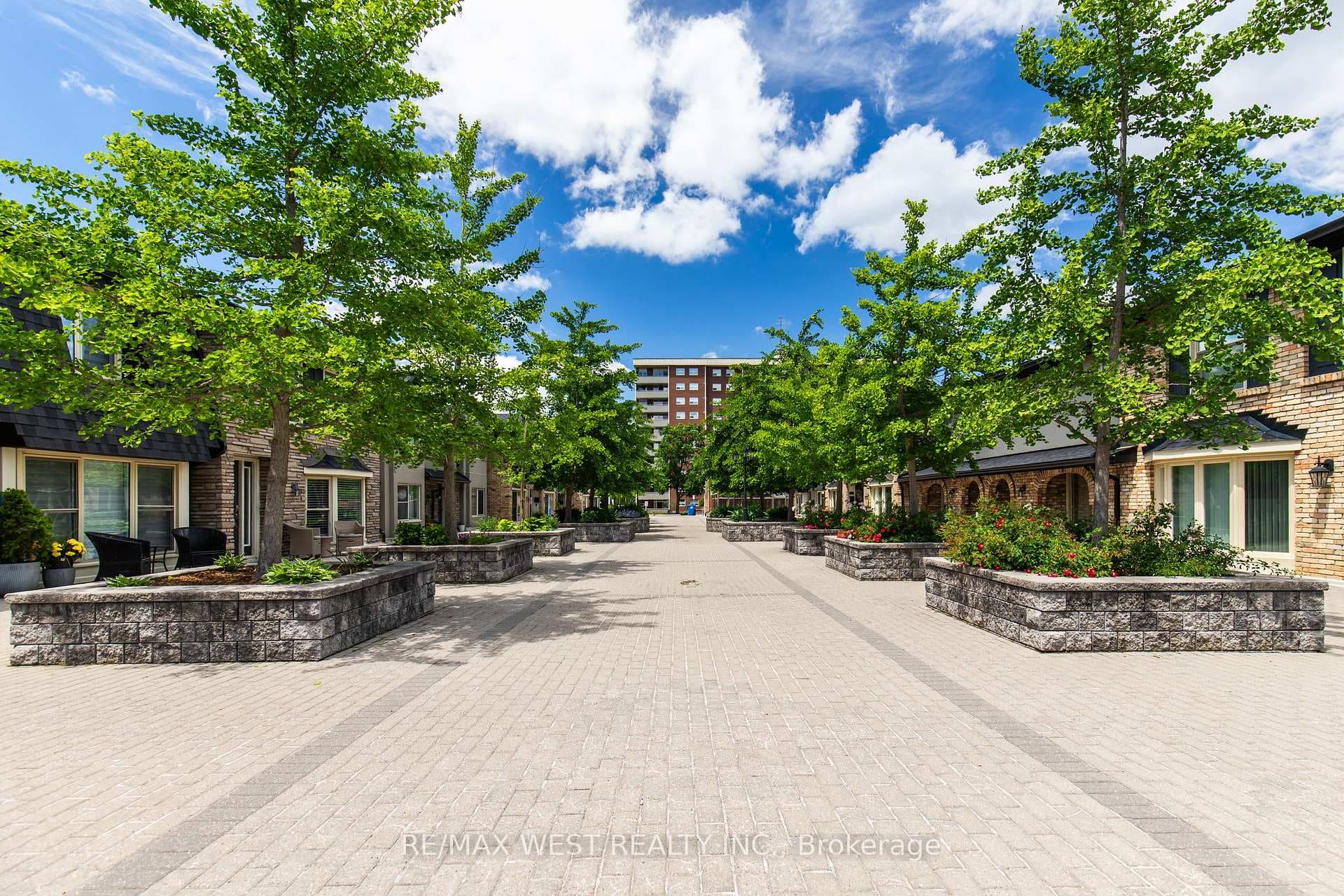 823 Hyde Road photo 19