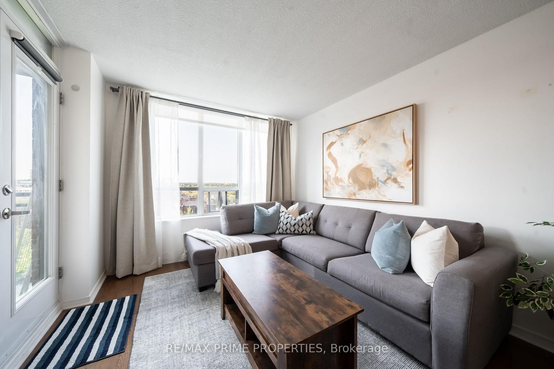 350 Red Maple Road Unit 704 photo 3