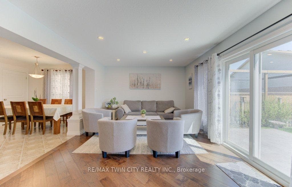 11 Frey Crescent photo 18