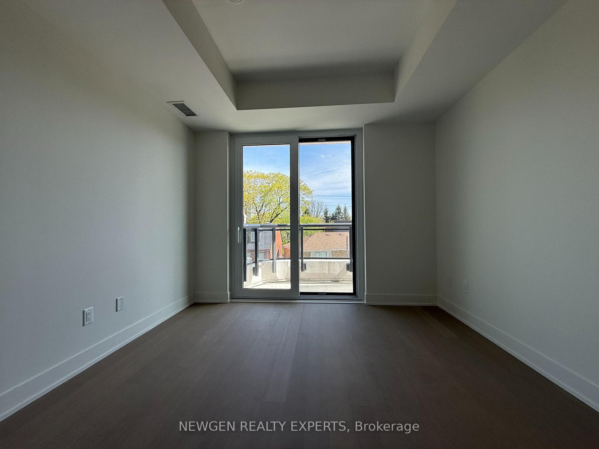 322 Dupont Street Unit 301 photo 14