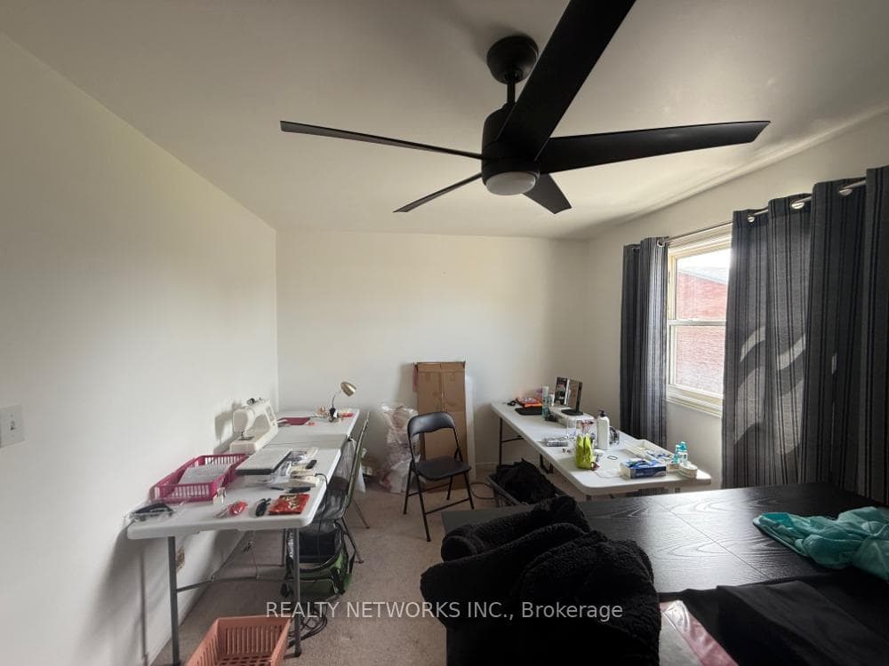 577 College Street Unit 4 photo 6