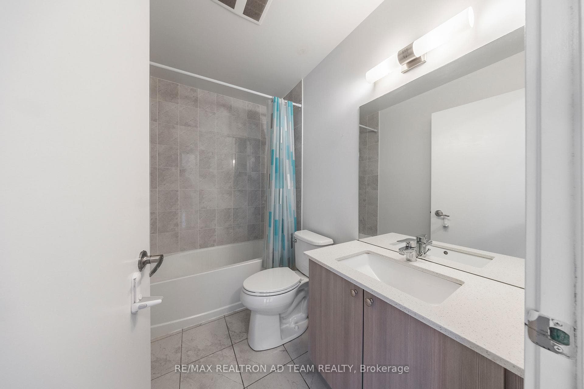 1255 Bayly Street Unit 2201 photo 5