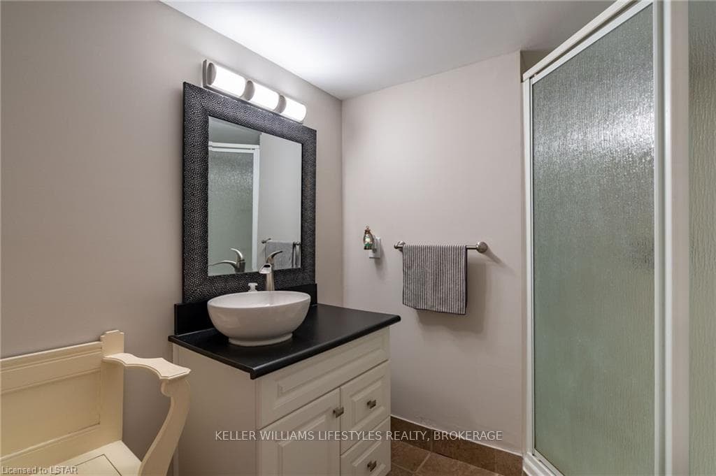39 DEER VALLEY Crescent photo 36