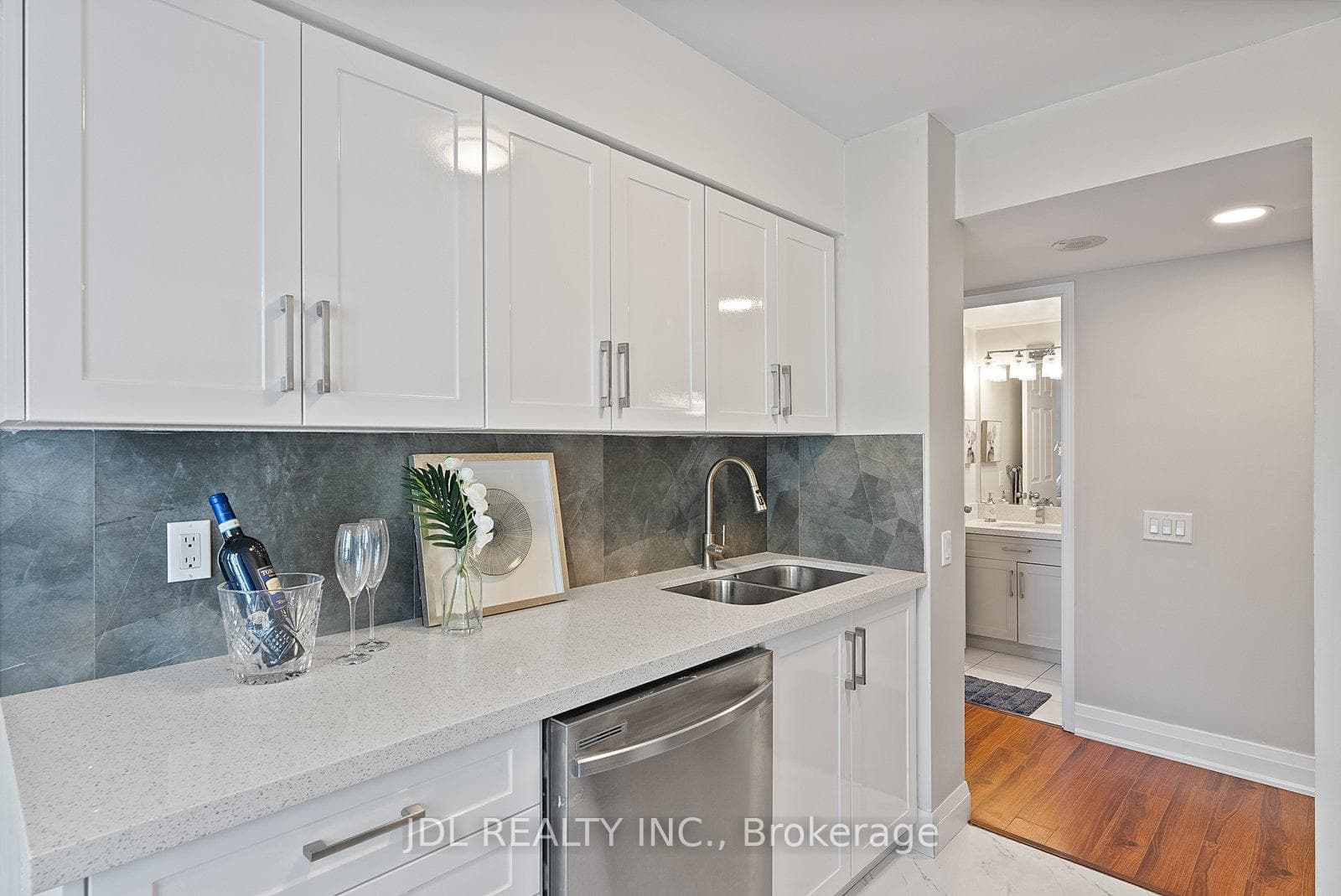 35 Finch Avenue Unit 605 photo 26