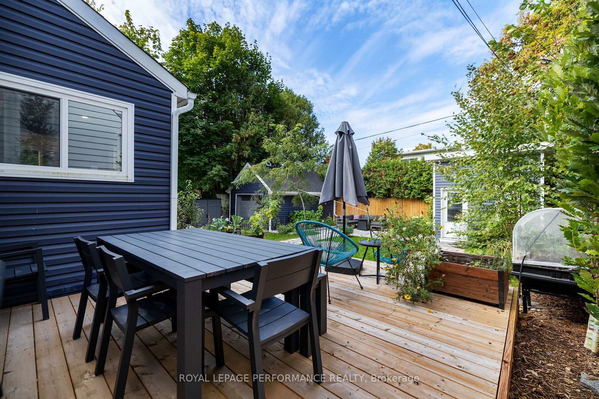 81 Ivy Crescent photo 15