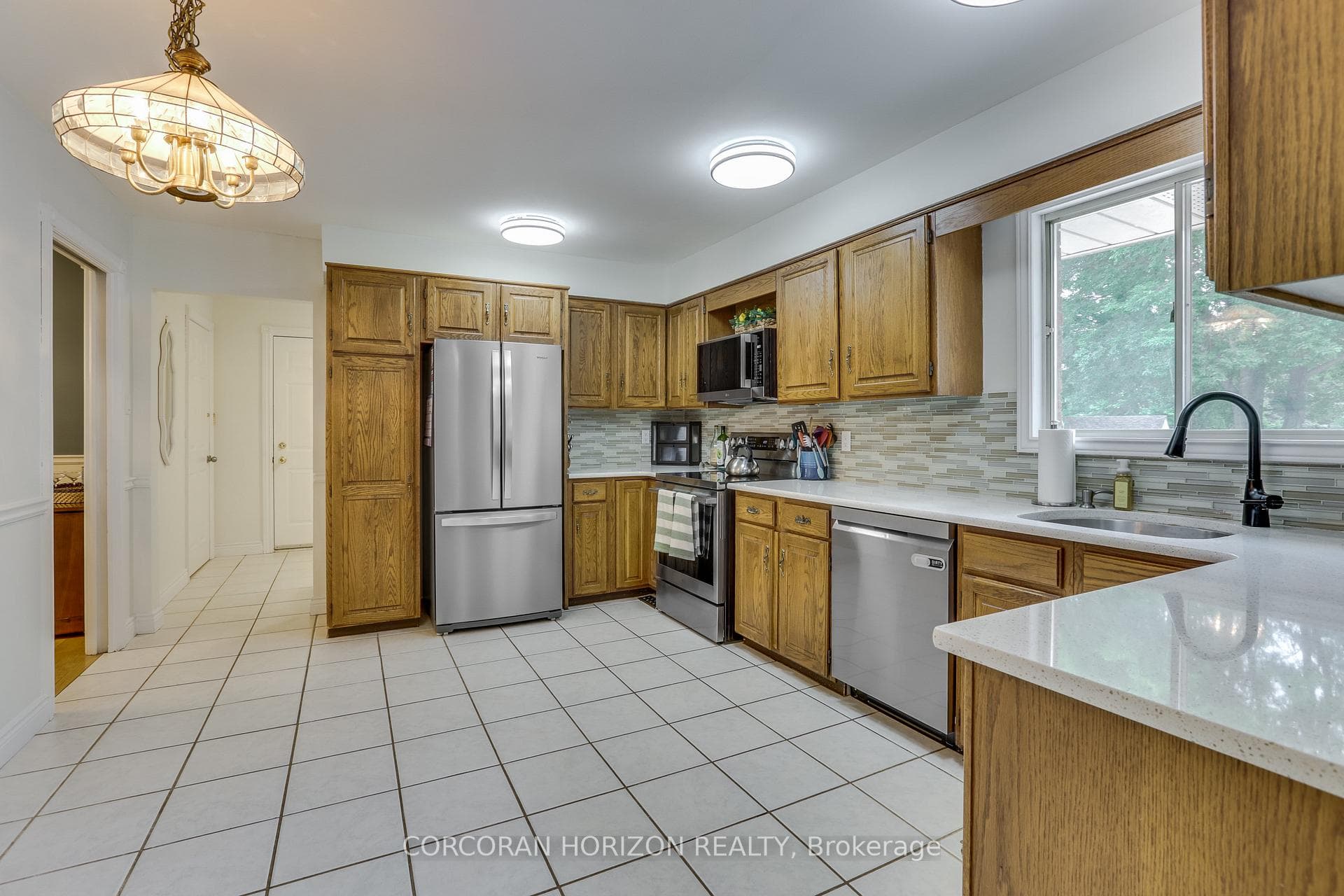 4542 Avenue Road photo 14