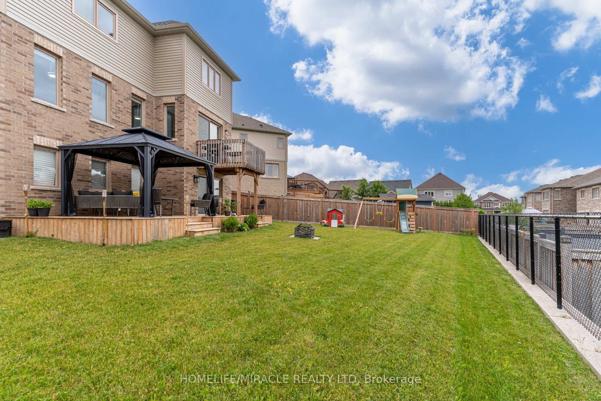 30 Atkinson Crescent photo 38