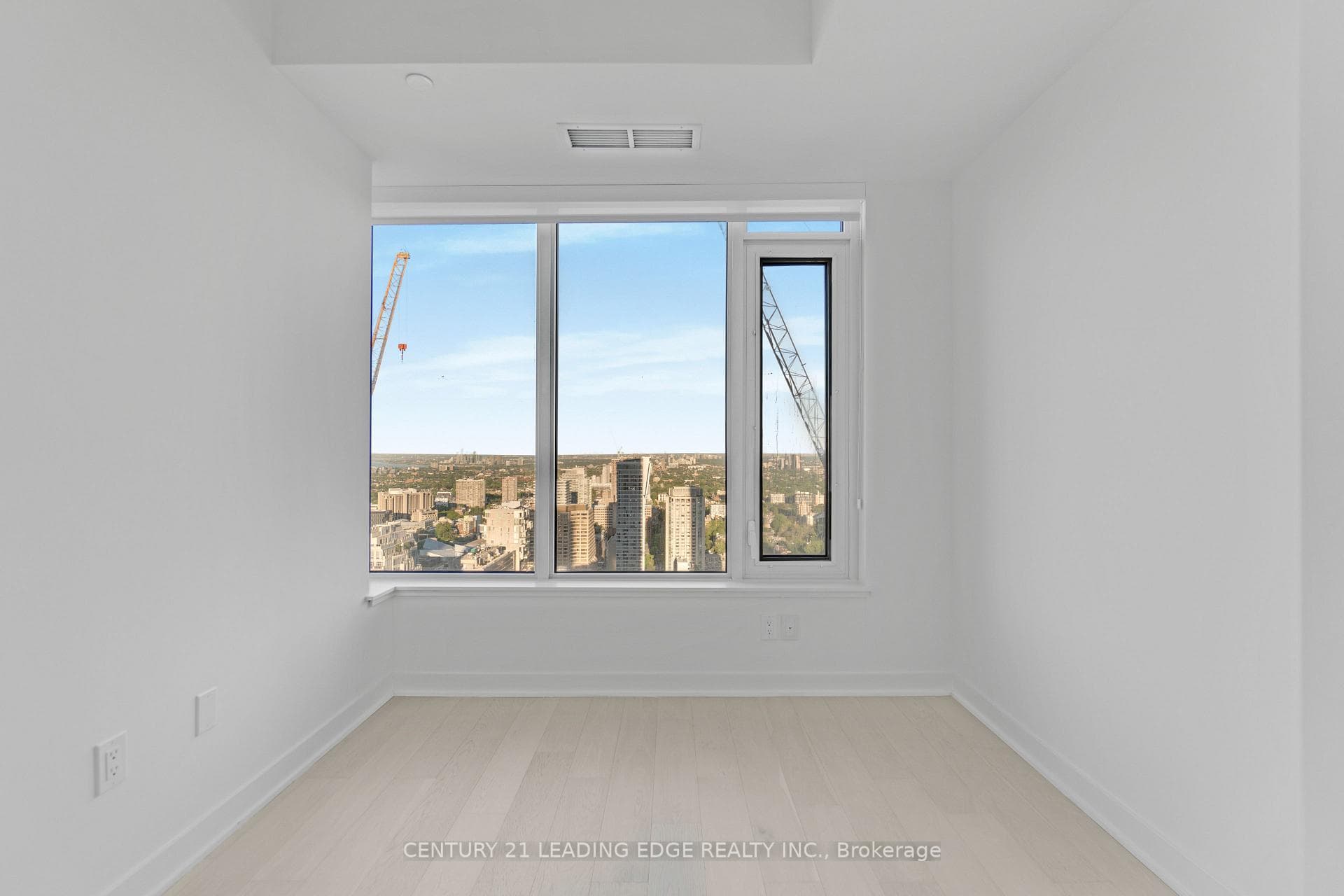 11 Yorkville Avenue Unit 3810 photo 18