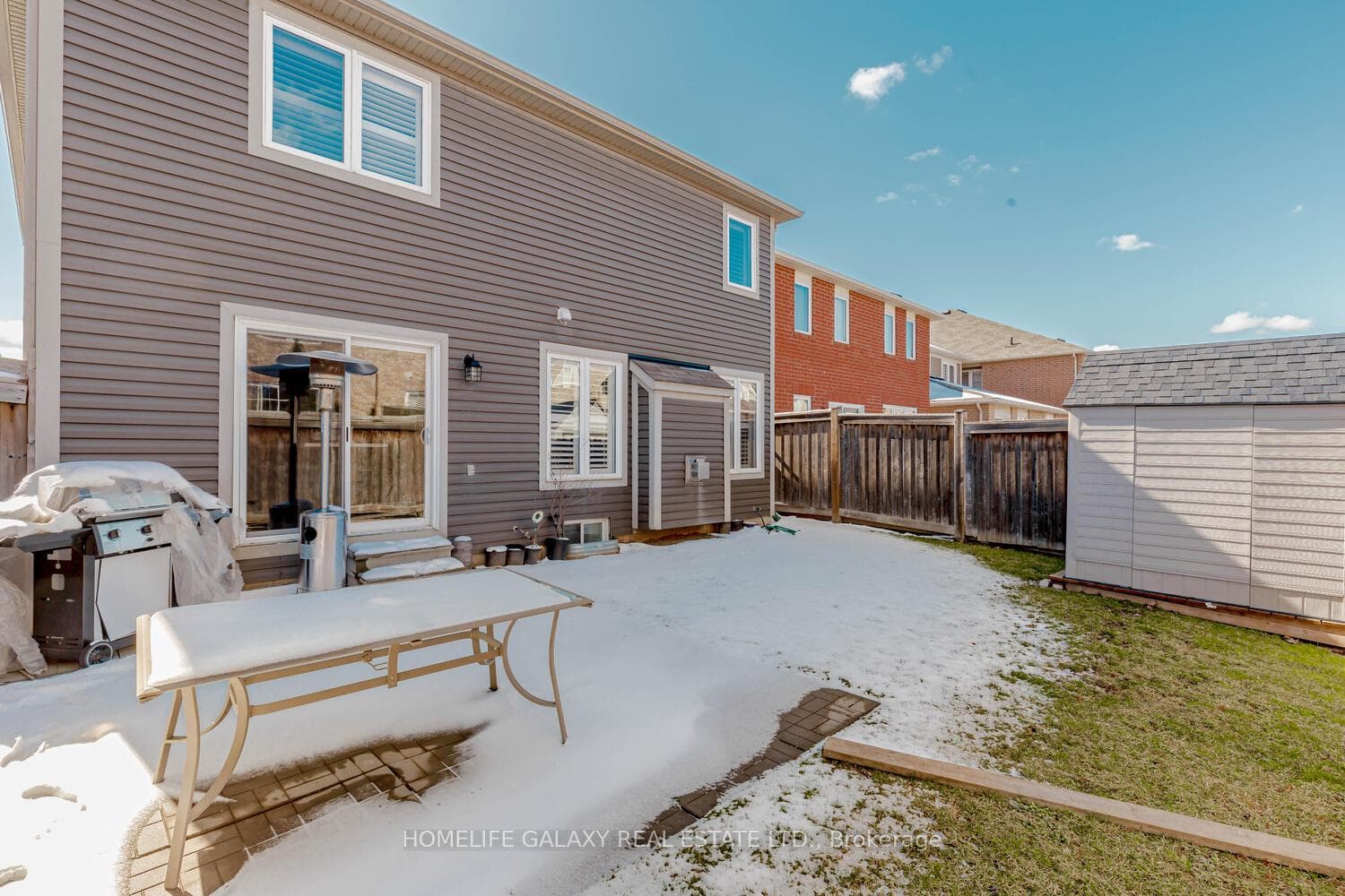 913 Minchin Way photo 38