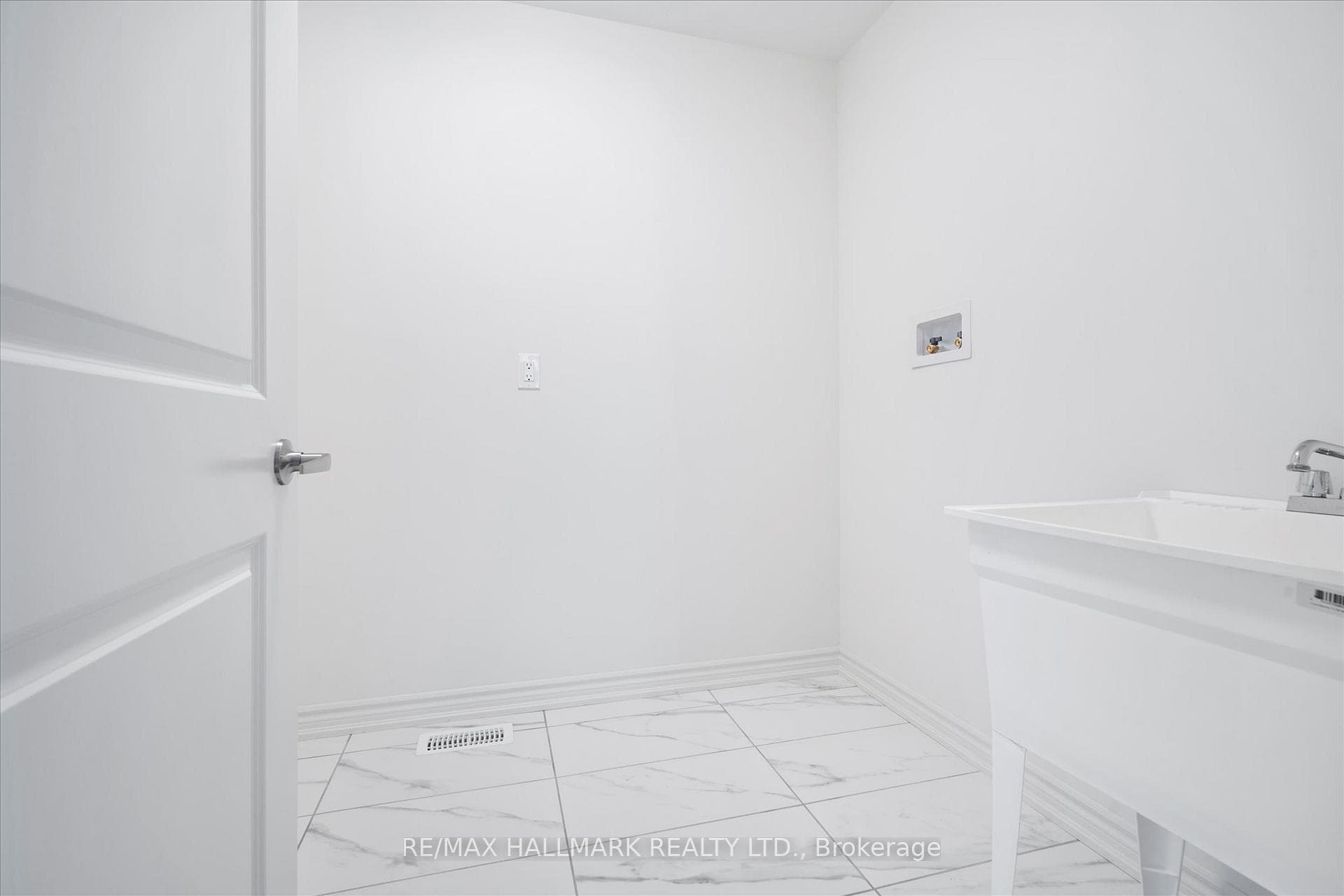 460 Trevor Street photo 36