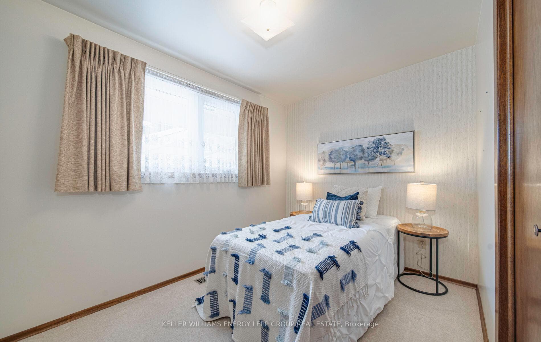 265 Gibbons Street photo 18