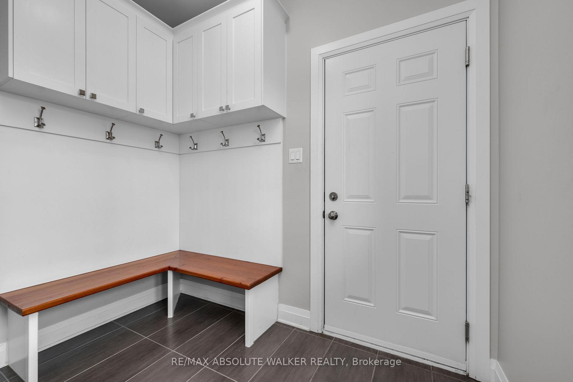 5617 Maklynne Way photo 32