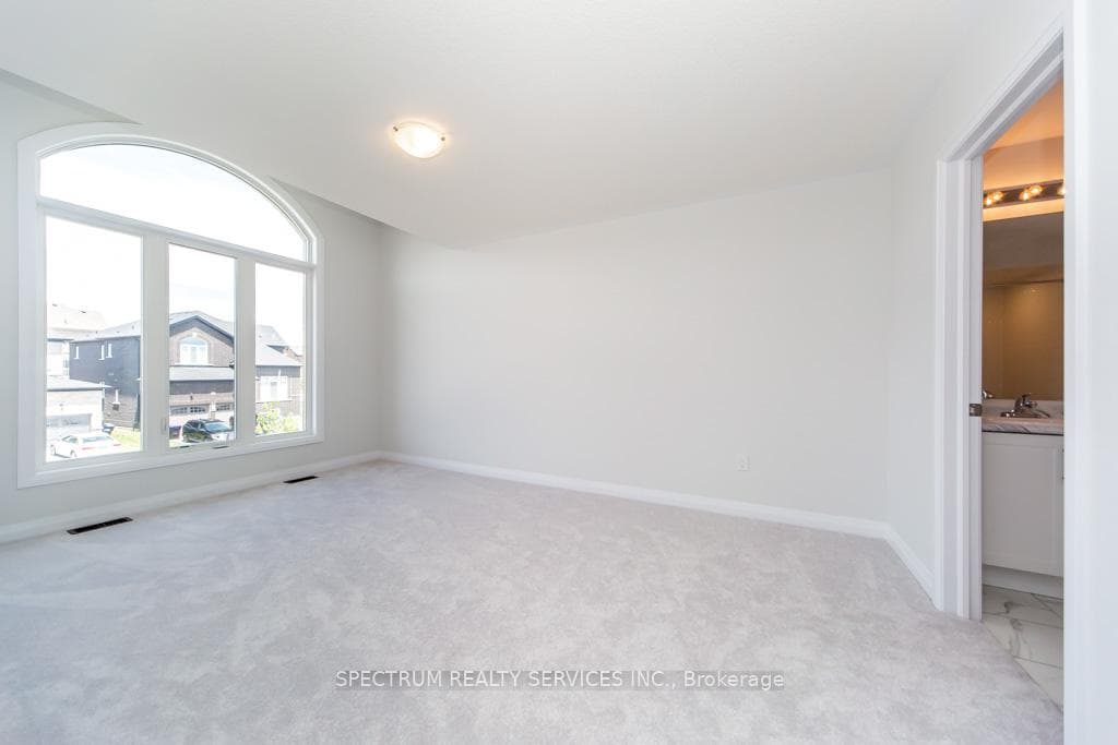 1389 Stovell Crescent photo 36