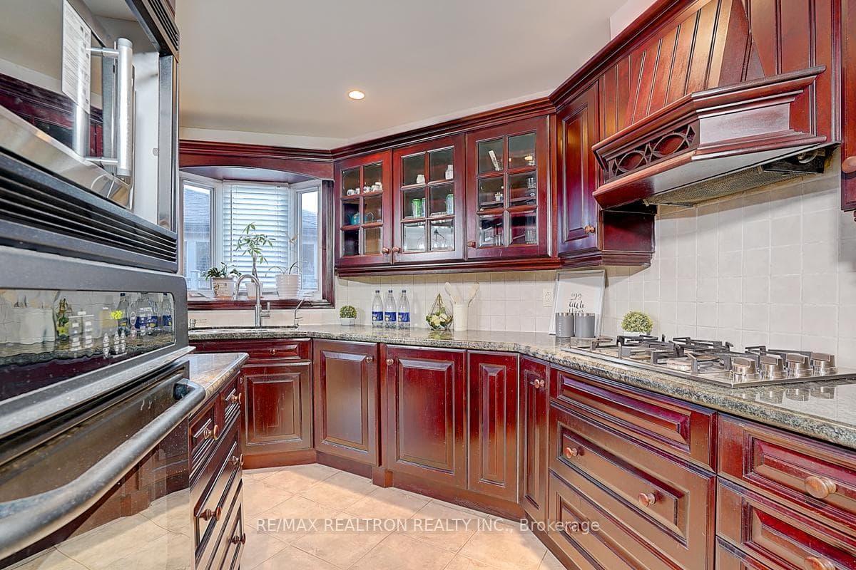270 Sylvan Avenue photo 14