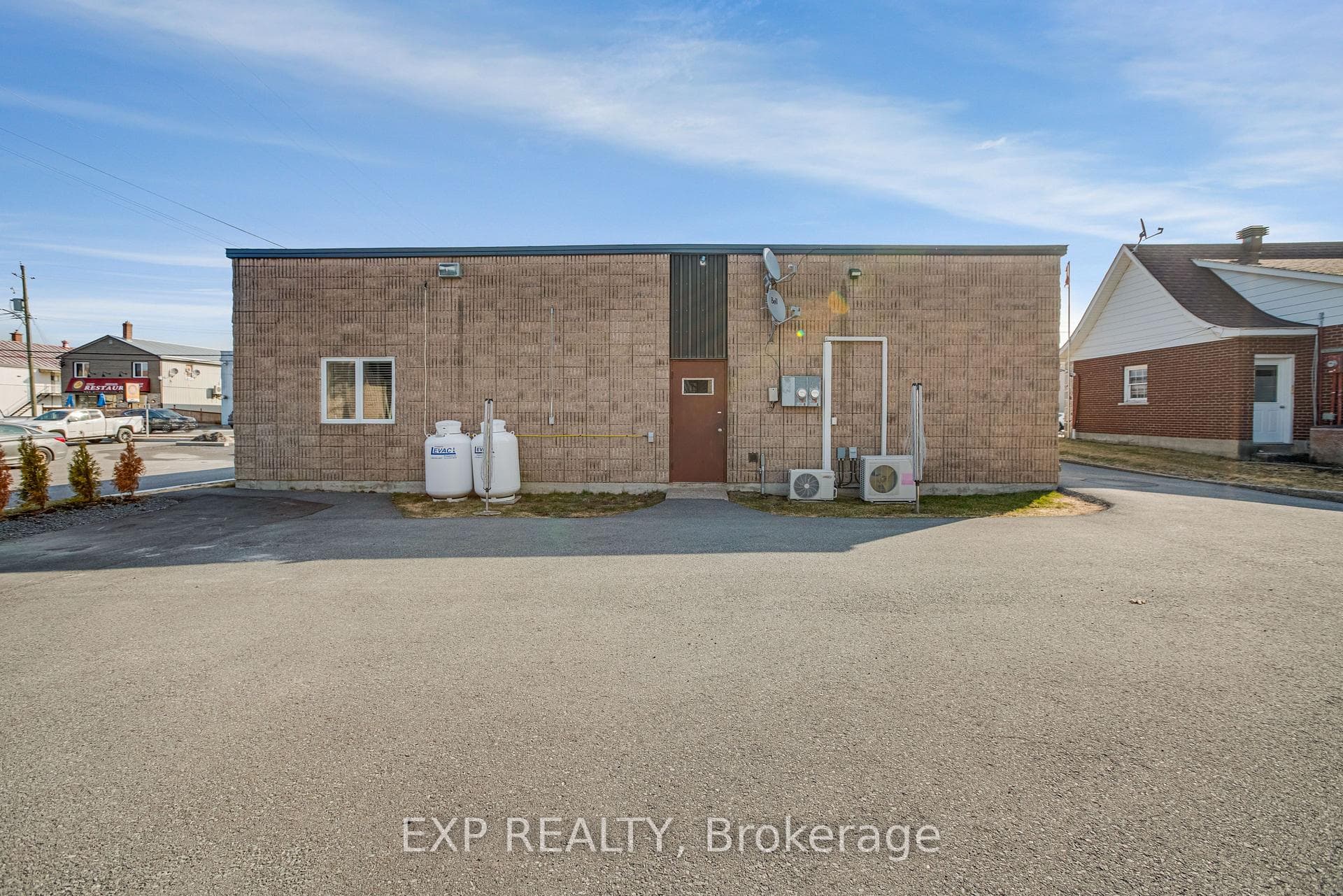 4518 Ste Catherine Street photo 33