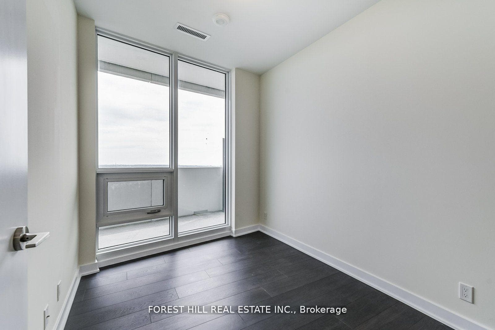 2221 Yonge Street Unit 5602 photo 12