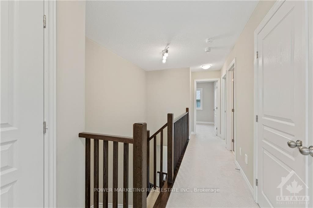 502 STARGAZER Crescent photo 13