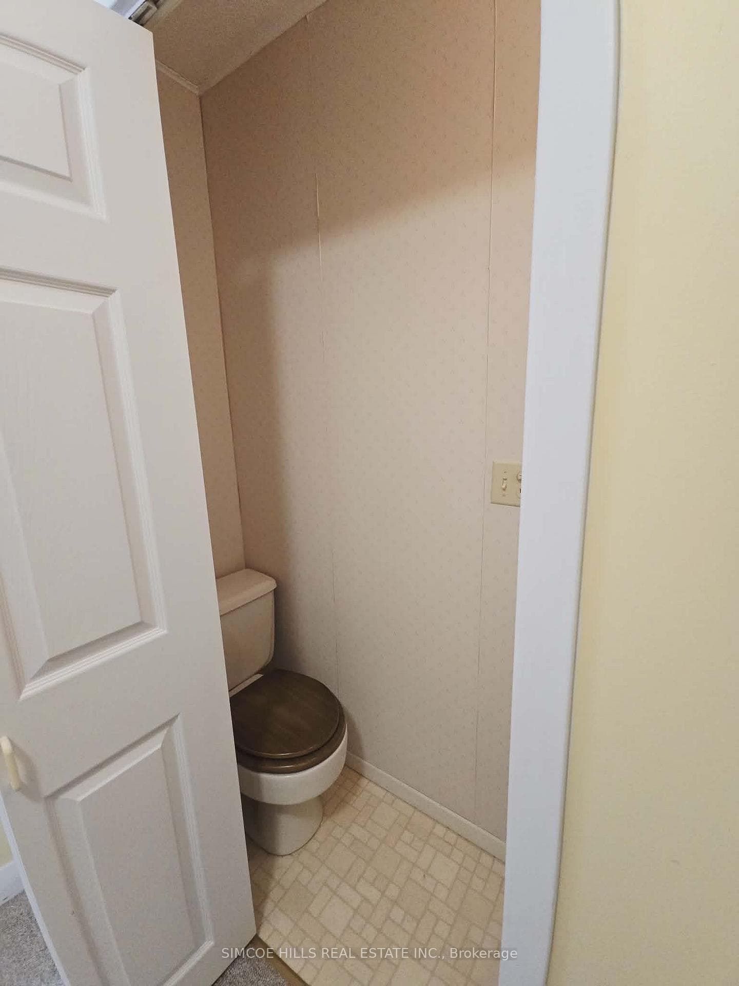 326 Harvey Street photo 8