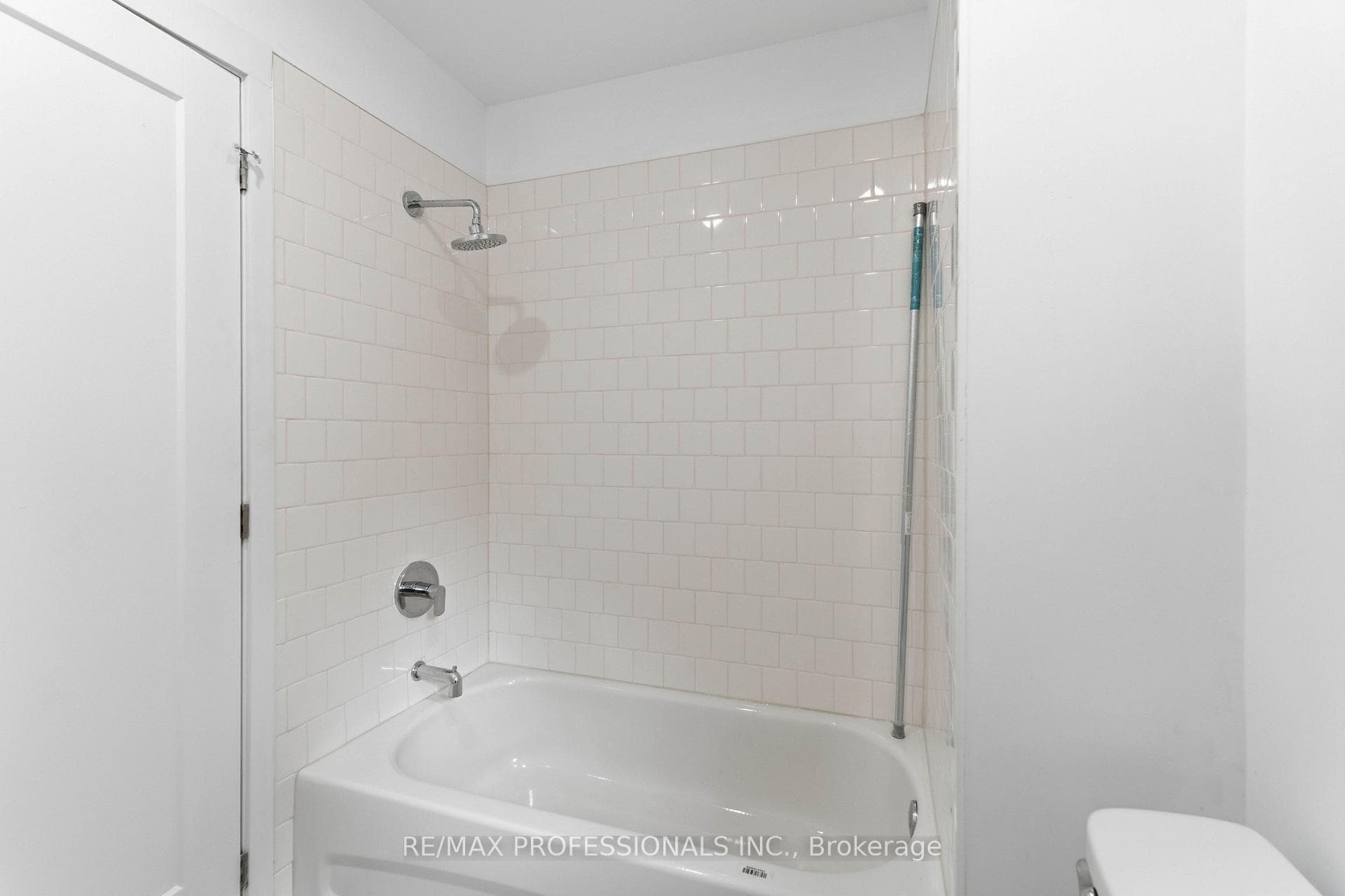 759 Barton Street photo 30