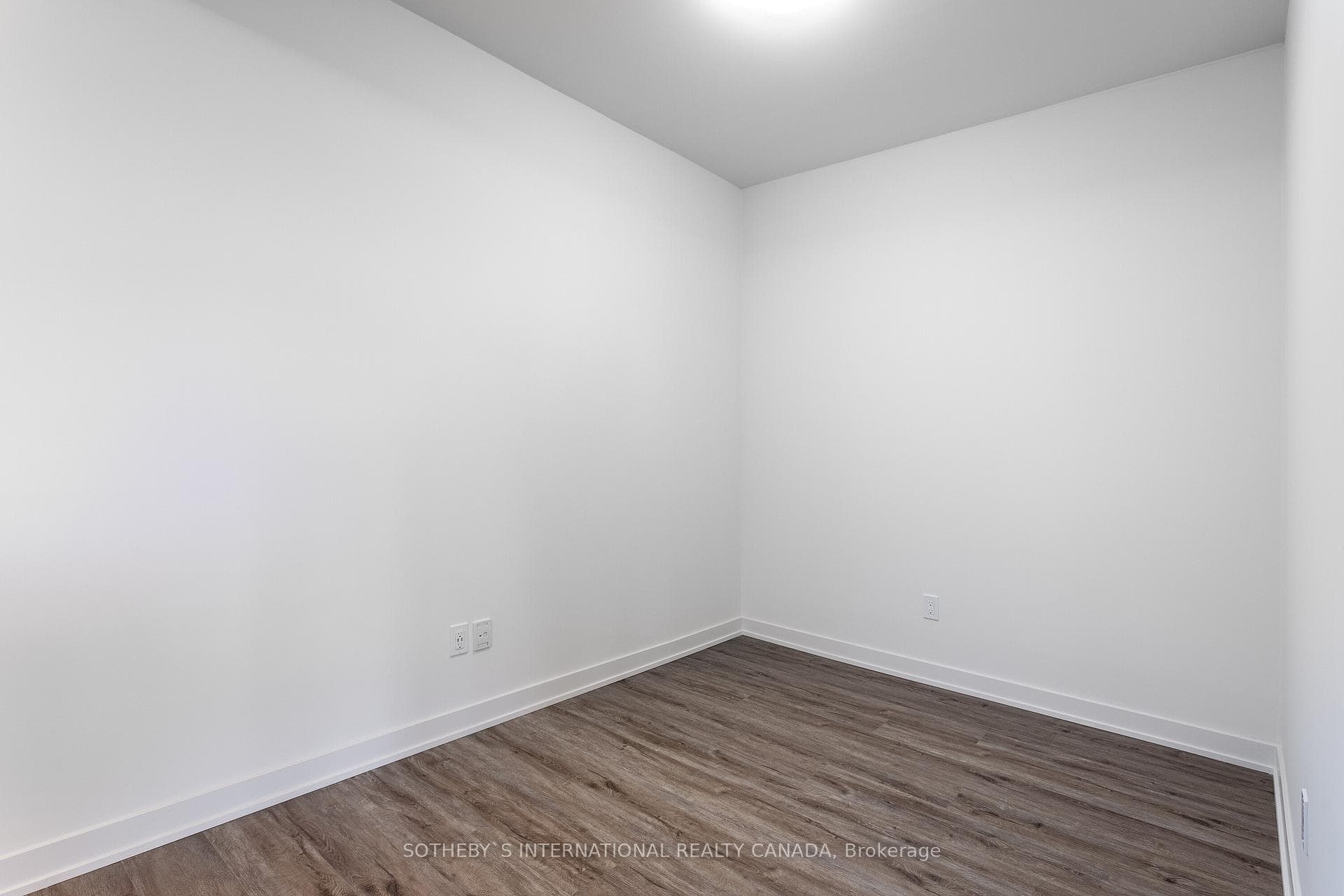 385 Winston Road Unit 903 photo 10
