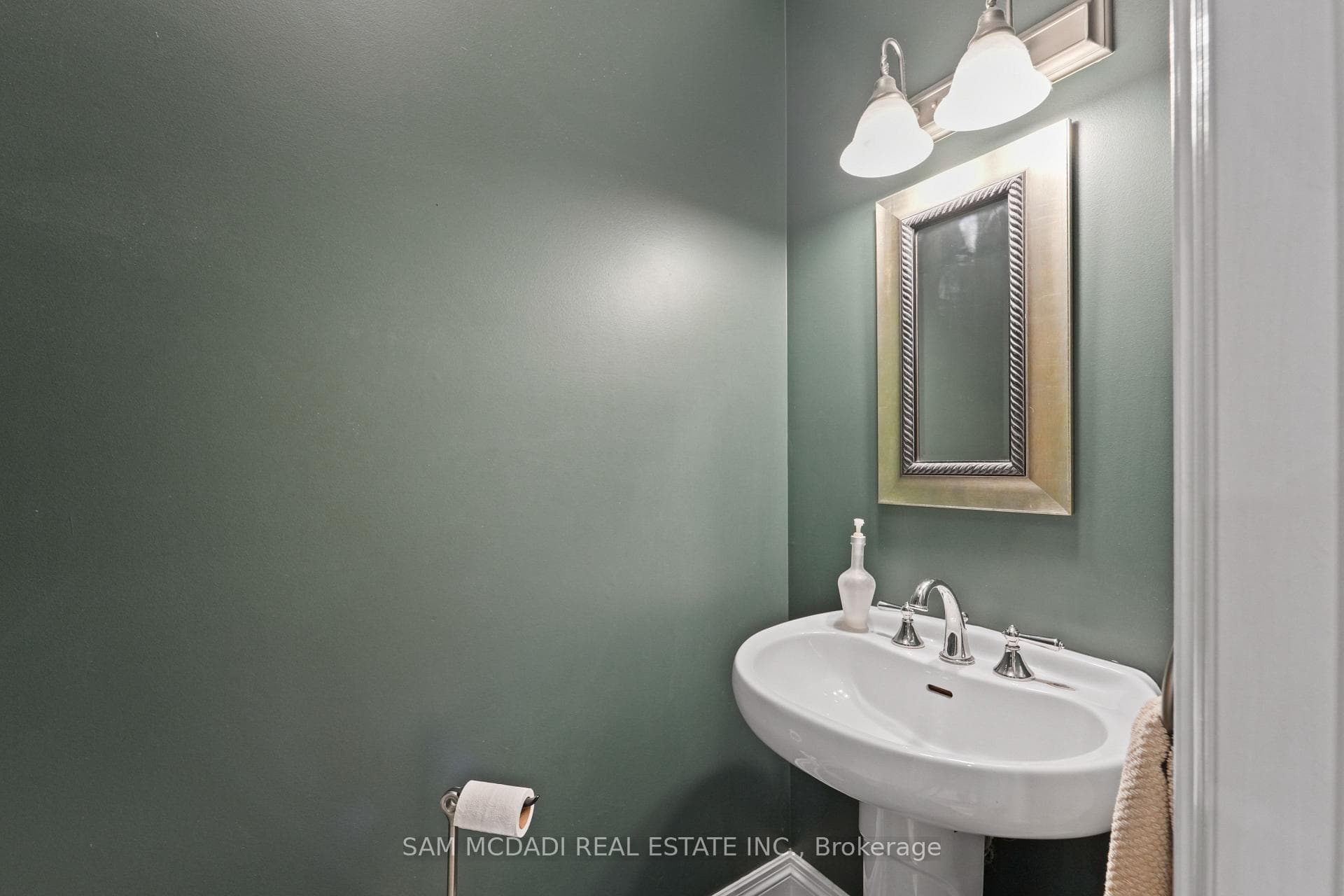 2258 Providence Road photo 25