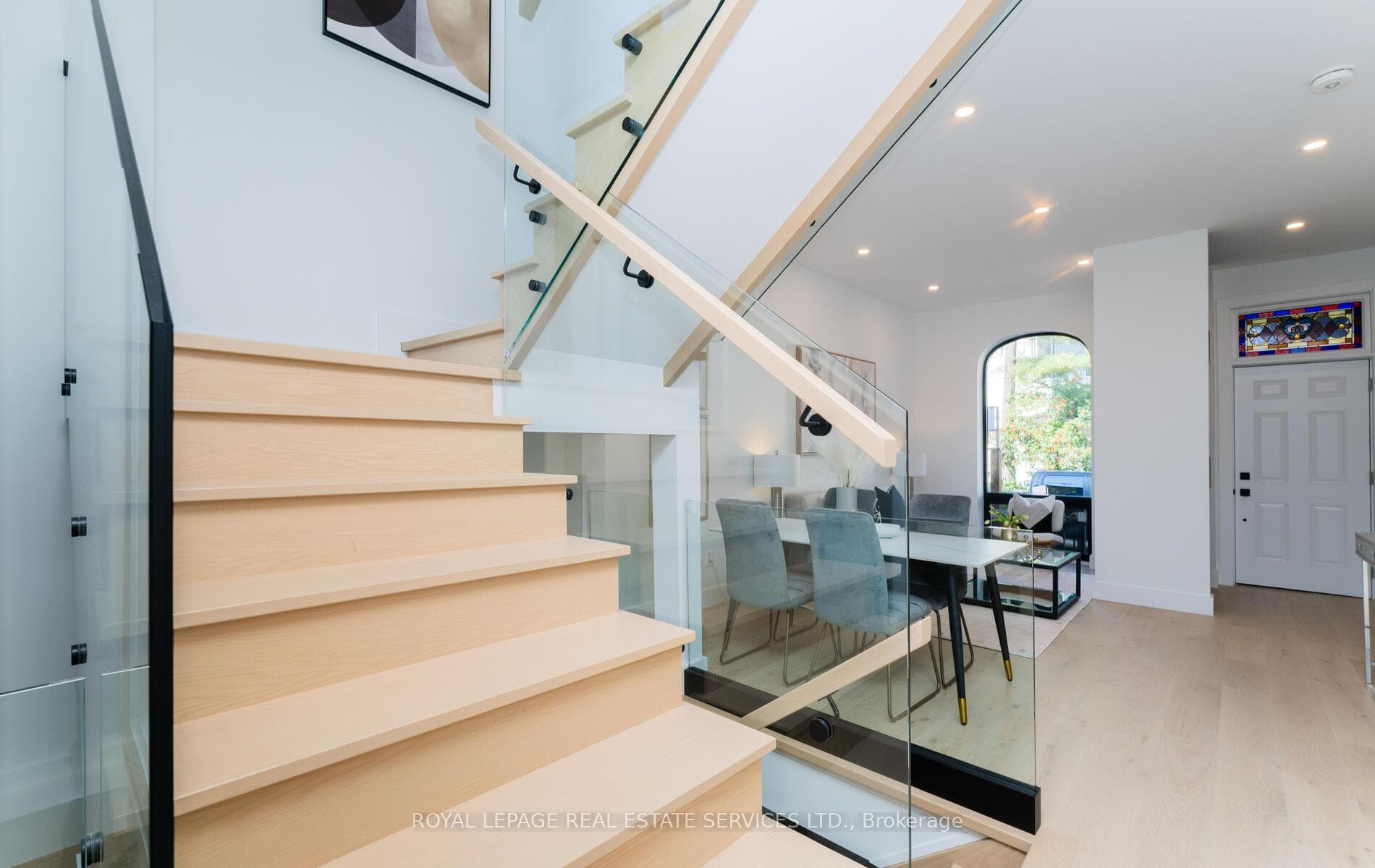 10 Tacoma Avenue photo 17
