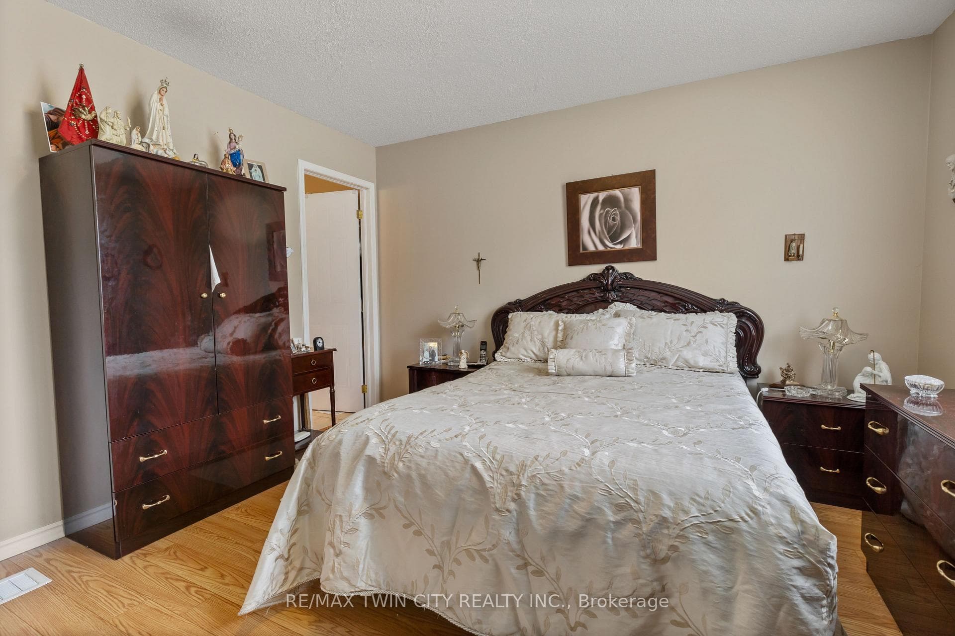 19 Waffler Crescent photo 15