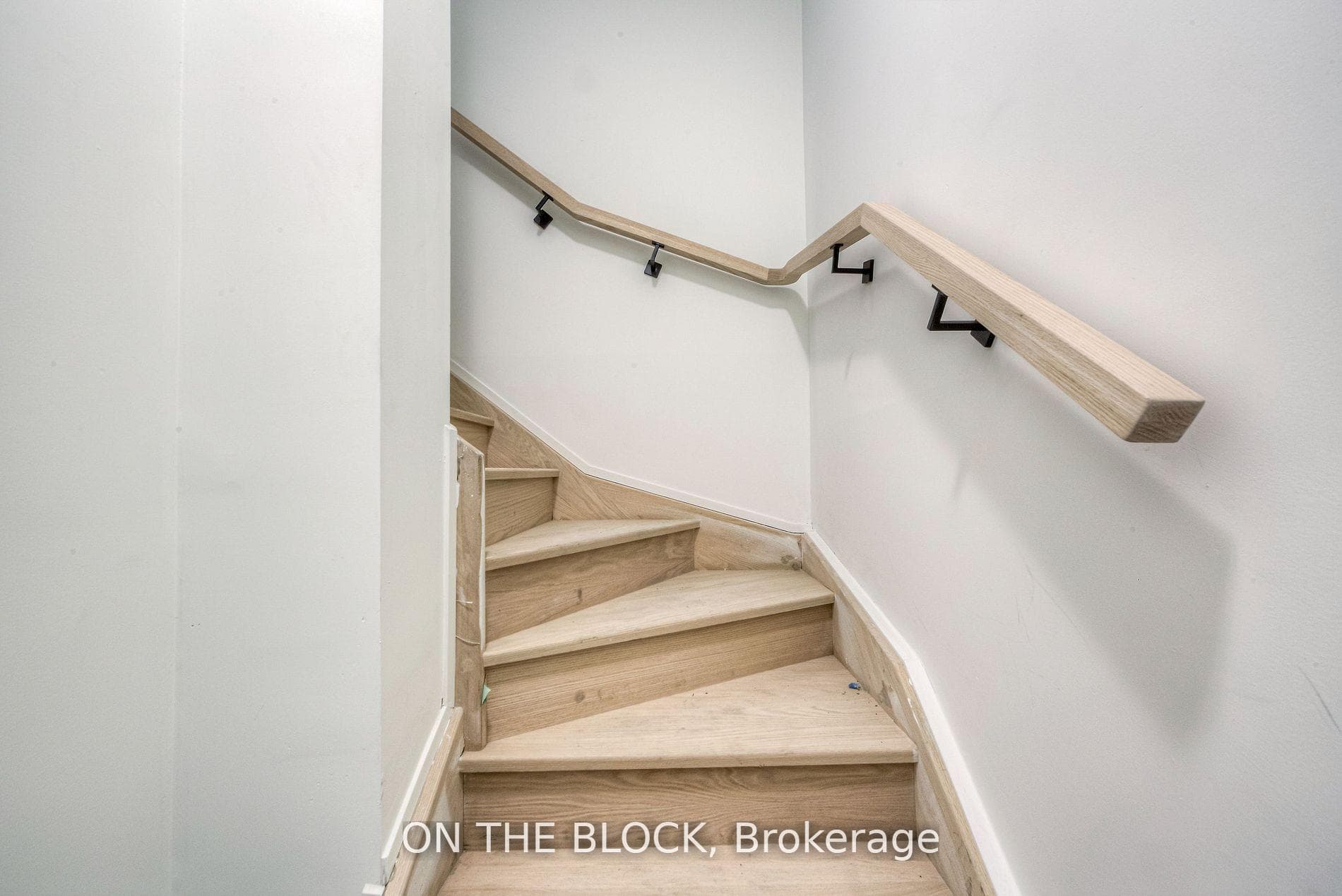 15 David Eyer Road Unit 1415 photo 2
