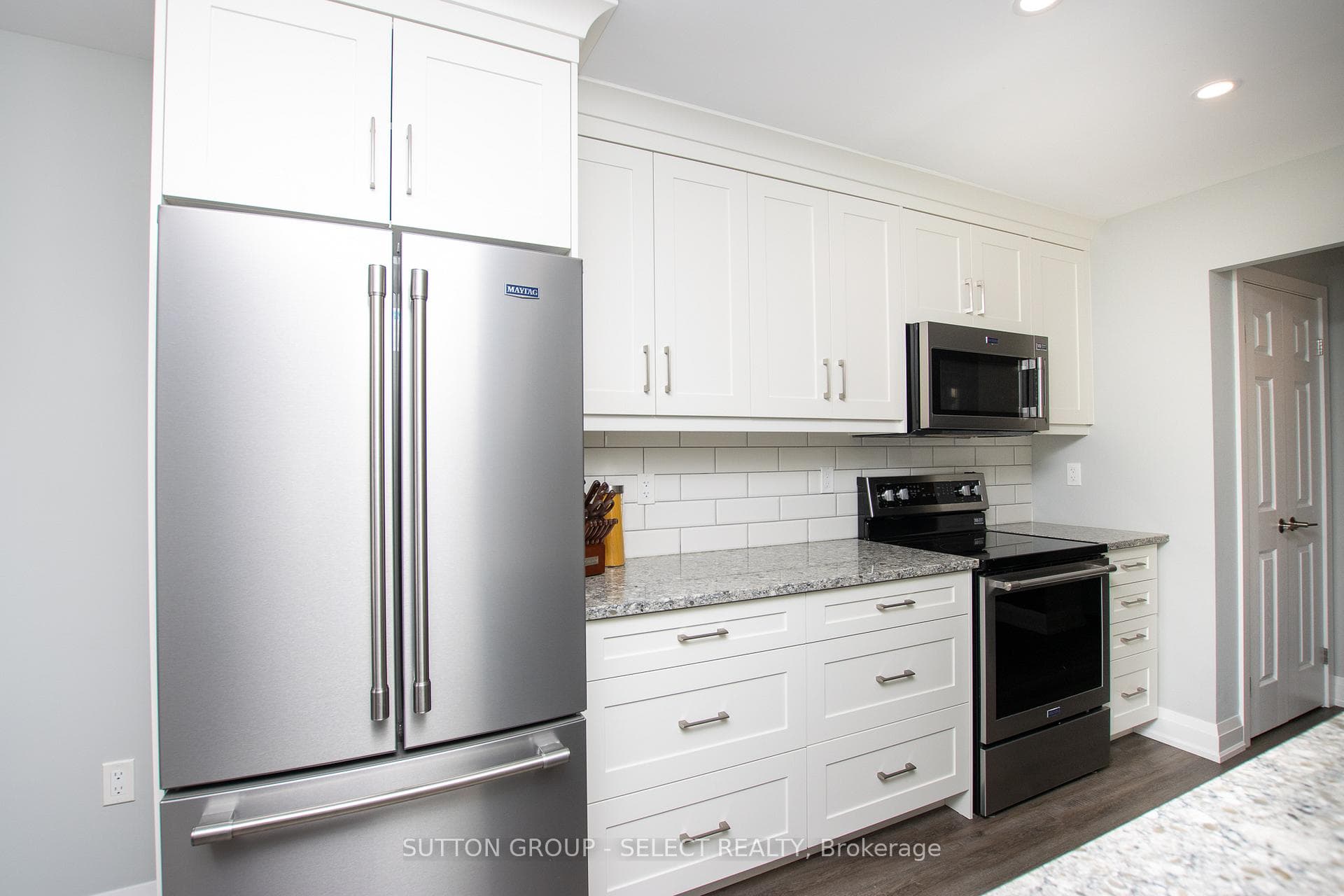 1180 Commissioners Road Unit 601 photo 23