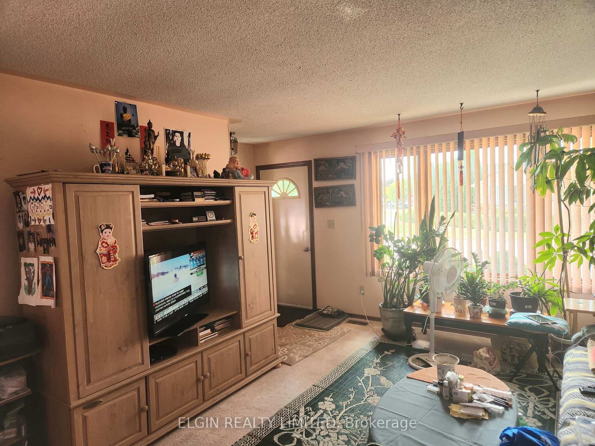 2 Ripley Lane photo 3