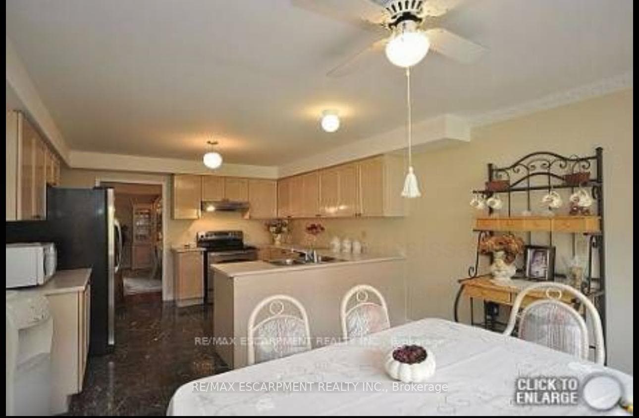1189 White Clover Way photo 5