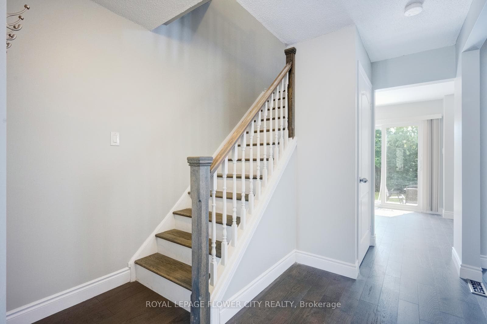 16 Ecclestone Drive photo 50