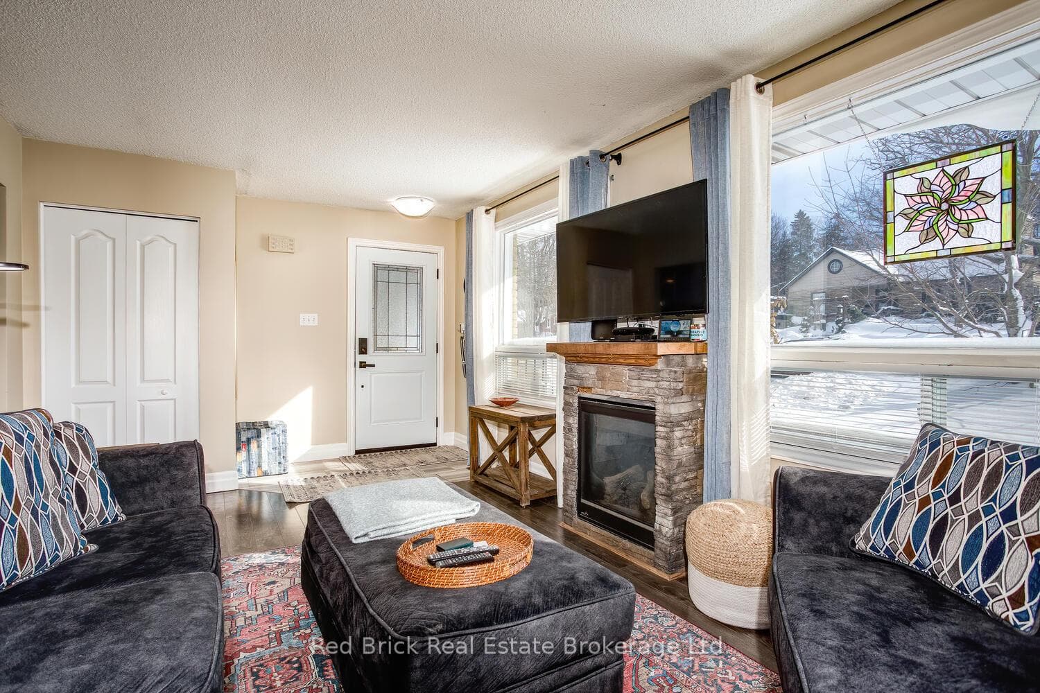 235 Wellington Street photo 9