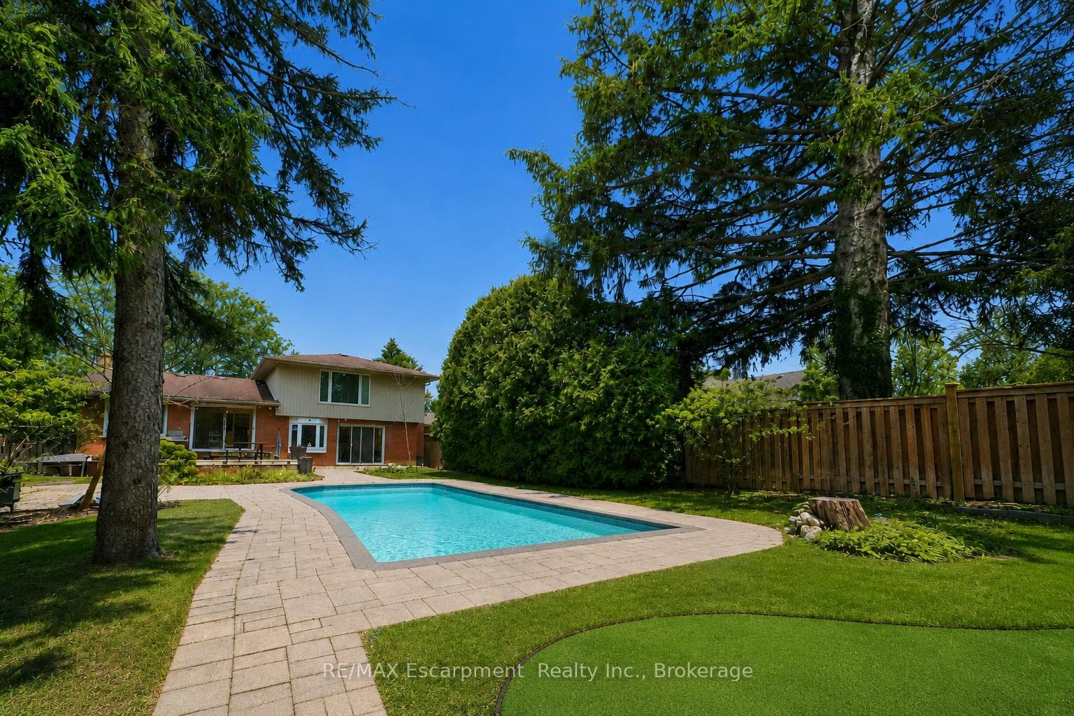 195 Wilton Street photo 1
