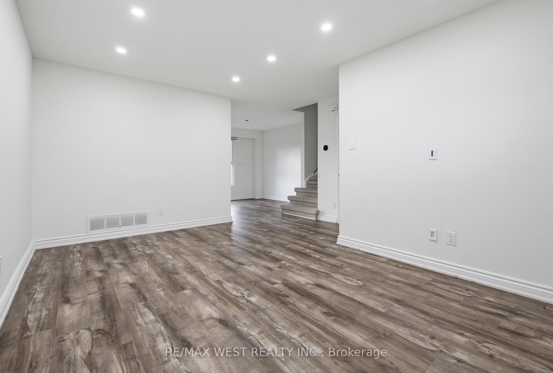 24 Primrose Crescent photo 7