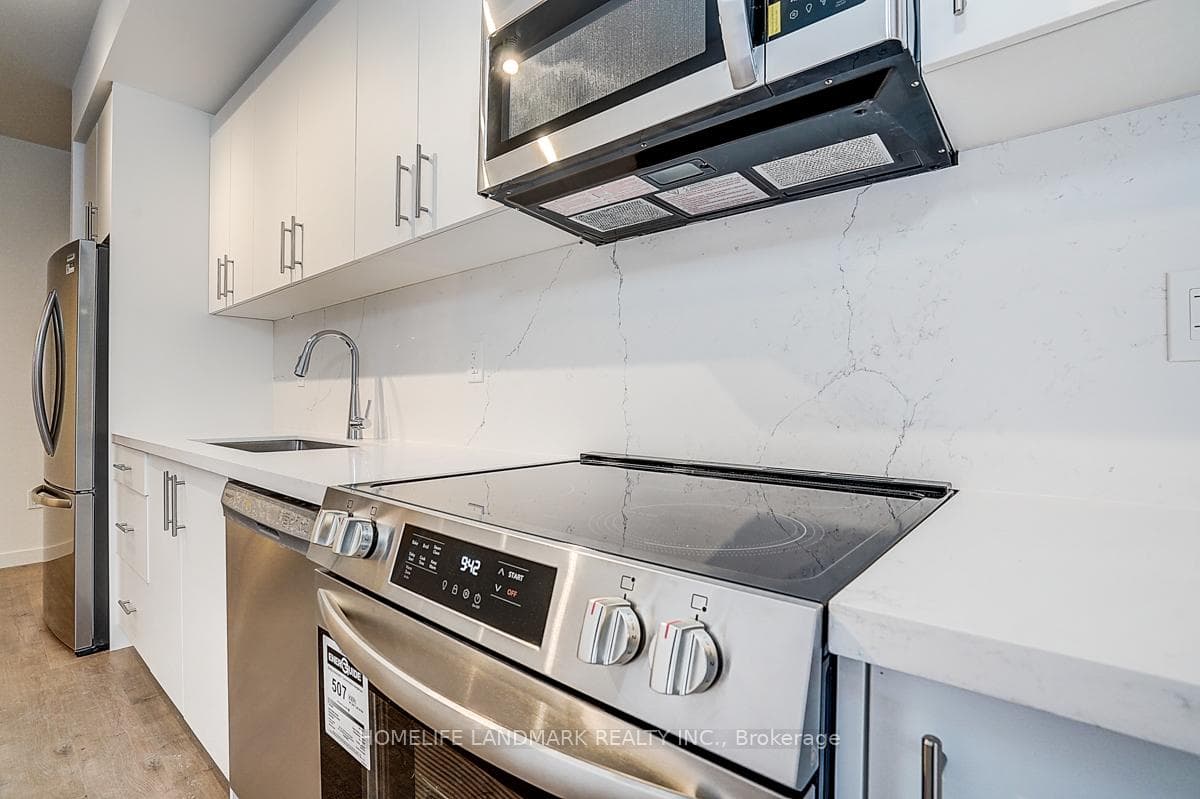 113 Marydale Avenue Unit 28 photo 13
