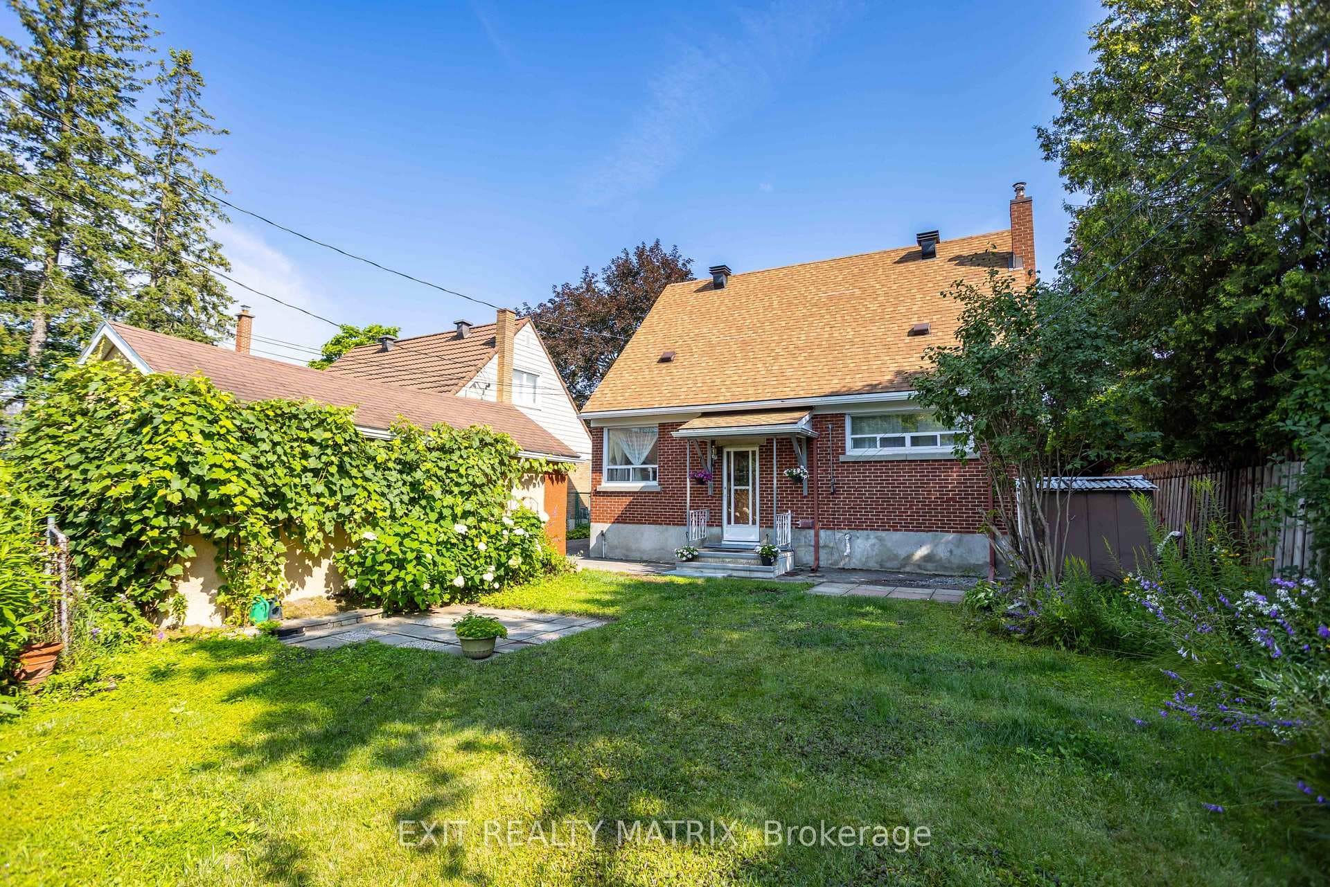552 Dunbrack Street photo 38