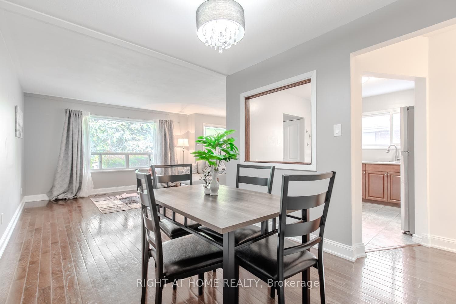 12 Murellen Crescent photo 9