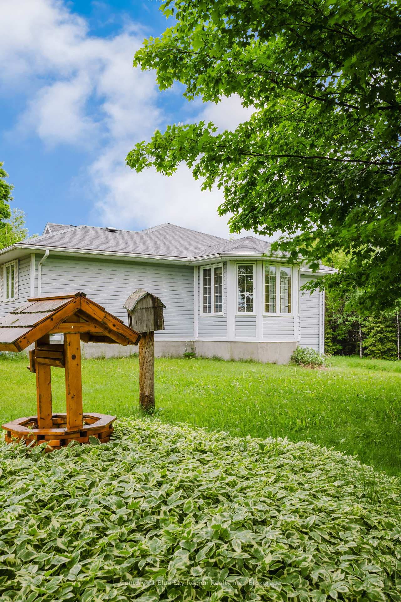 69 Waukegan Road photo 28