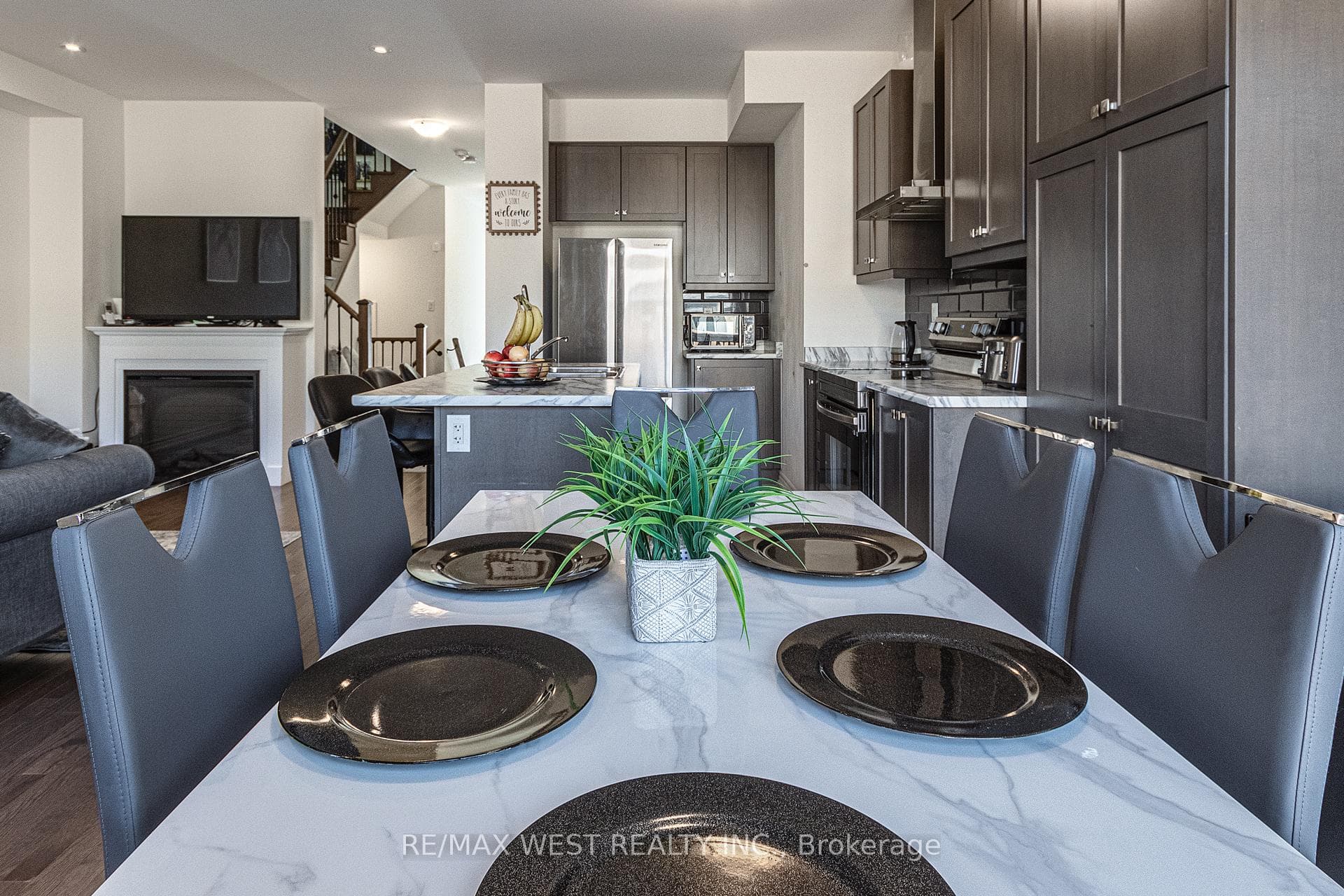 120 Ogston Crescent photo 9